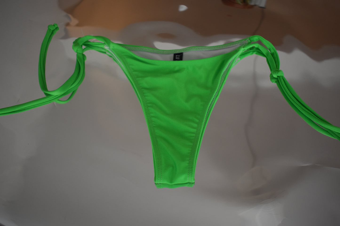 bikini piola colaless y vedetinas